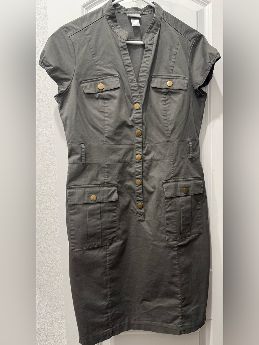H&M Olive Green Dress - Size 14 (Runs Small /
Fits Like a 10-12)